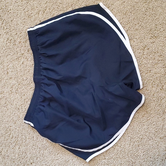 Nike Running Shorts - Picture 2 of 4